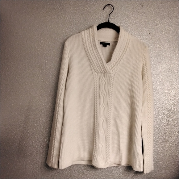 Nautica Cable Knit       V-Neck Women's Sweater - Picture 1 of 4